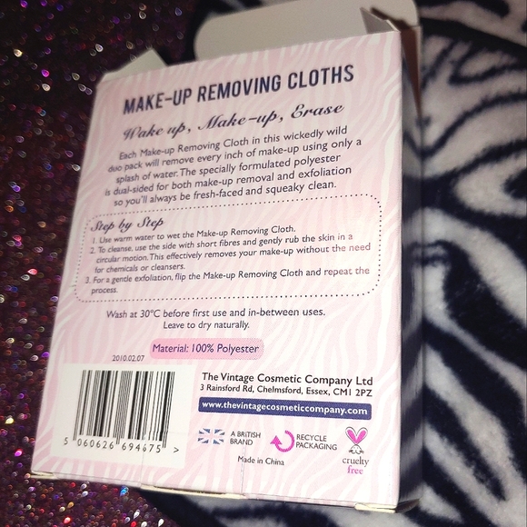 Set of 2 Zebra Make Up Remover Cloths Polyester The Vintage Cosmetic Company - Picture 5 of 5